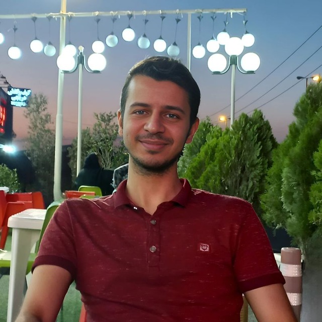 میلاد اکبری